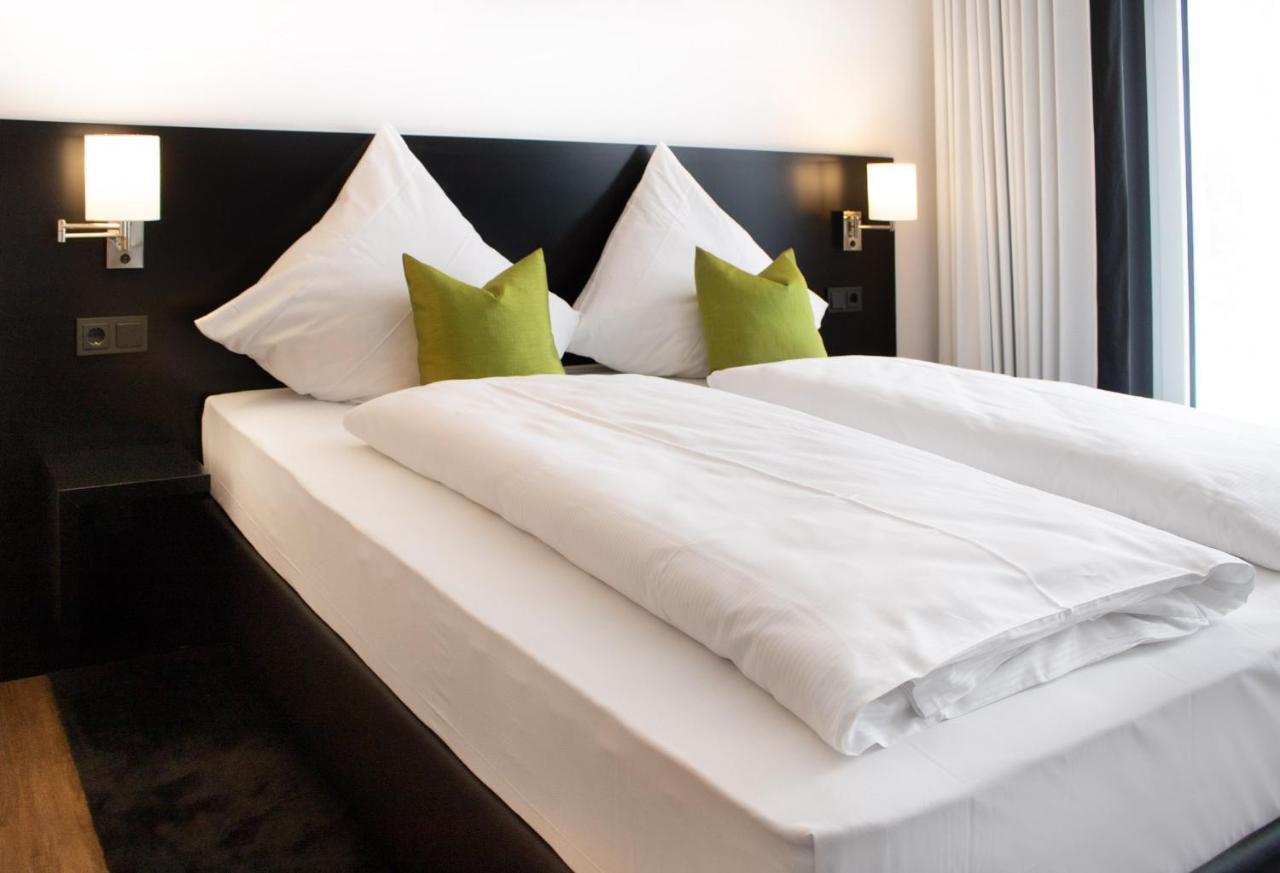 Tu Hotel By Wmm Hotels Tuningen Exteriör bild